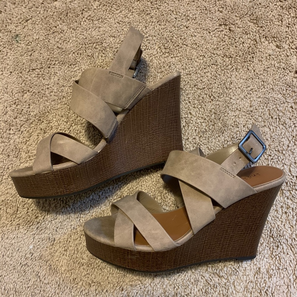 Indigo Rd. Brown suede wedges.